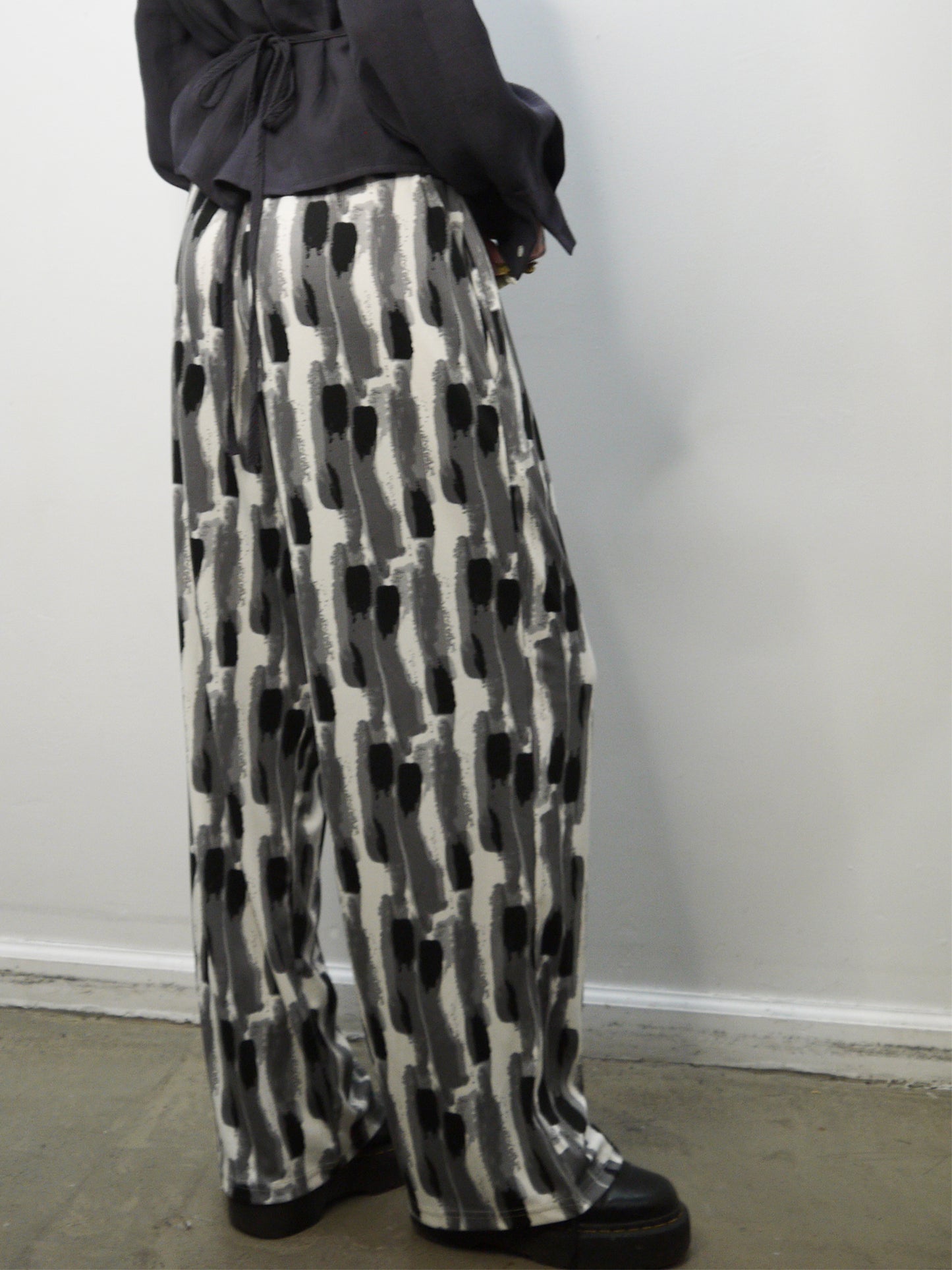 printed pleated pant