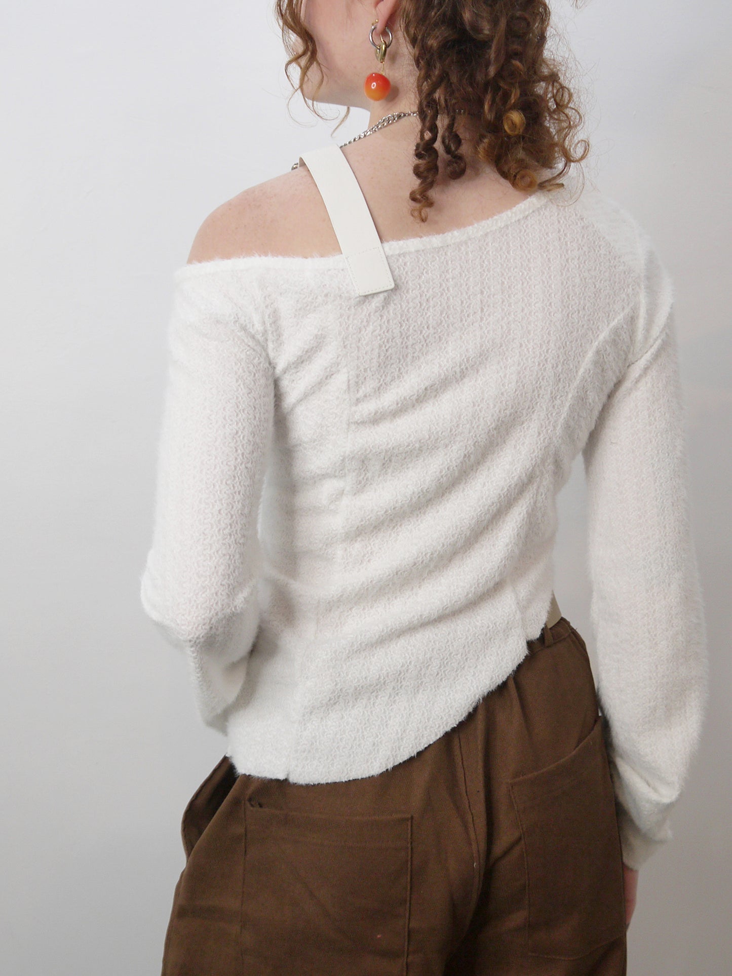 belt shoulder strap long slv knit top