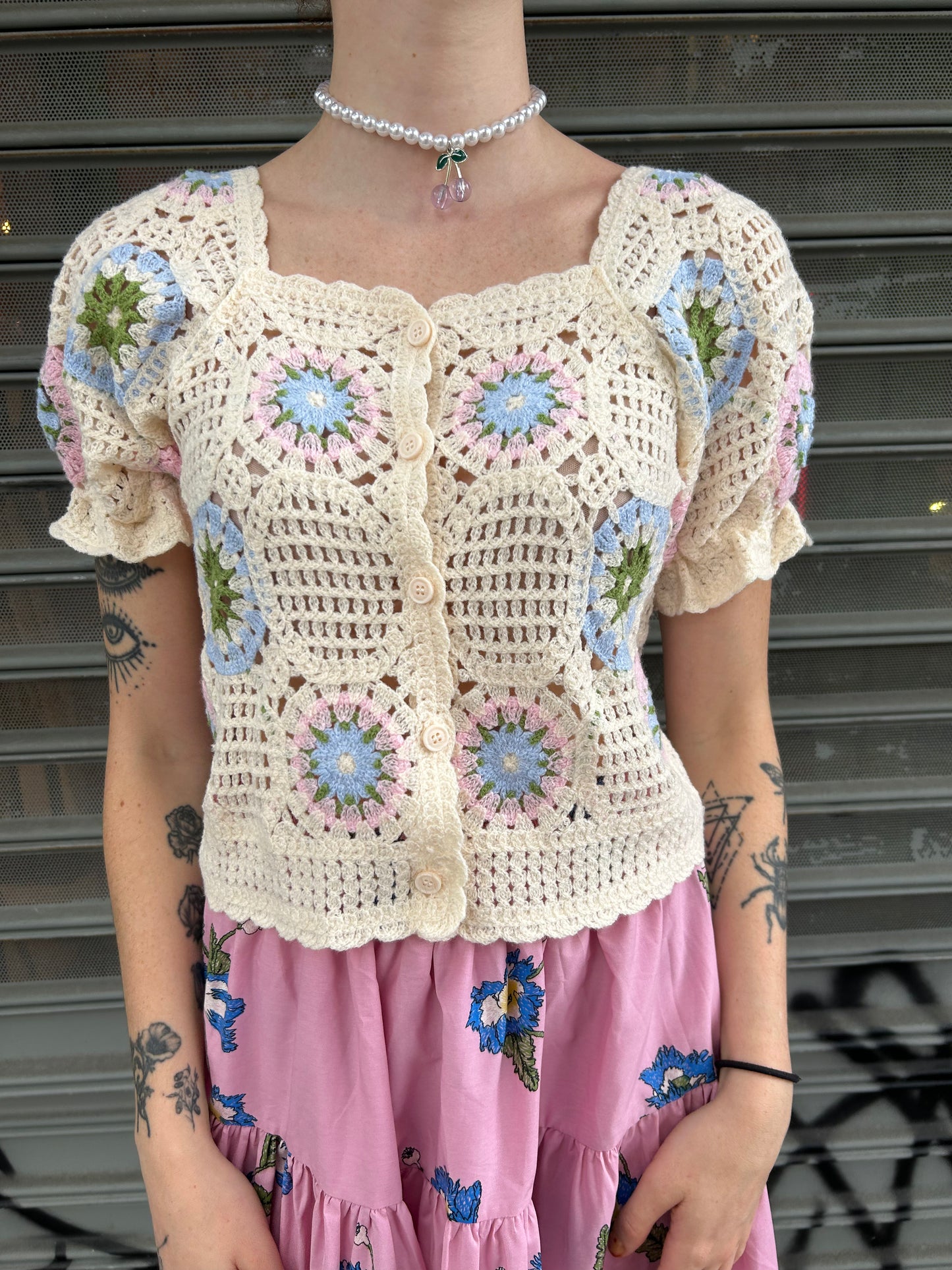 puff slv floral crochet top
