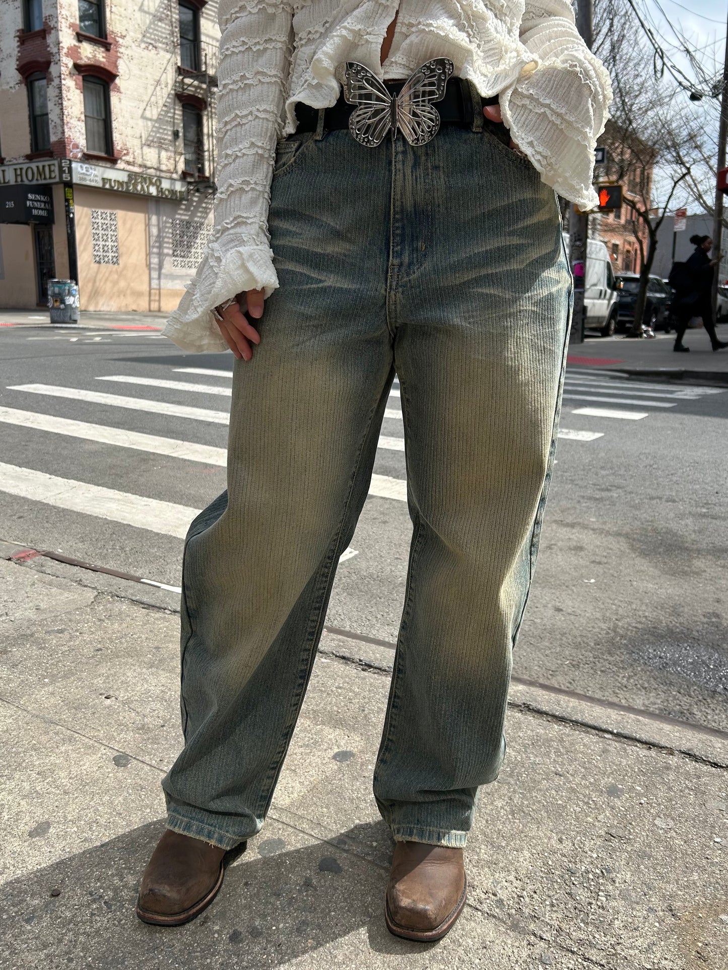 wide leg distressed denim pant