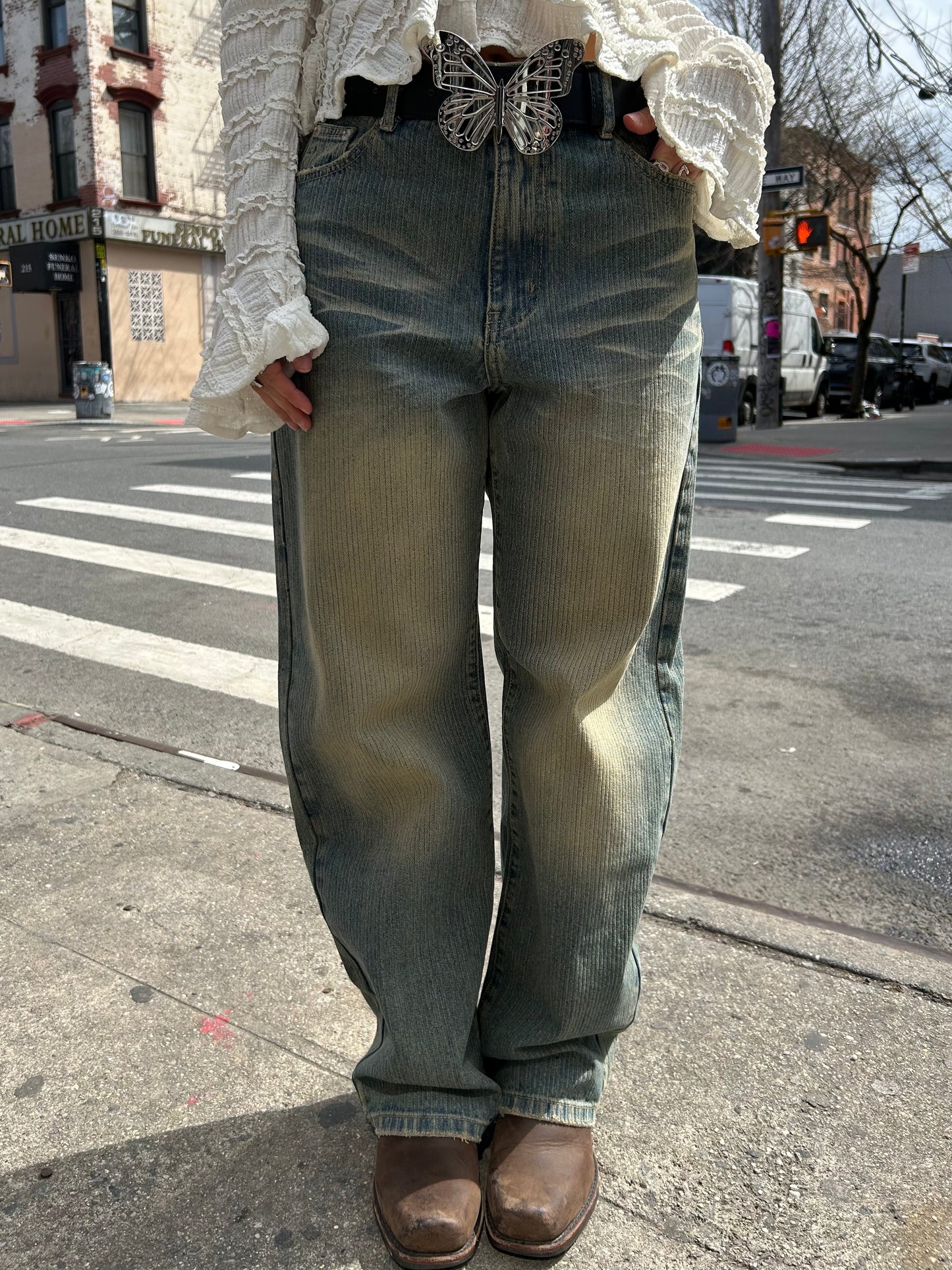 wide leg distressed denim pant