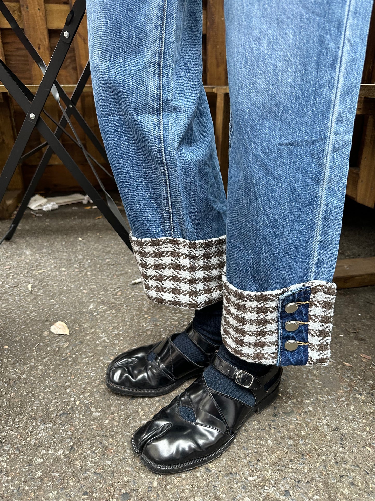 bottom trim detail denim pant