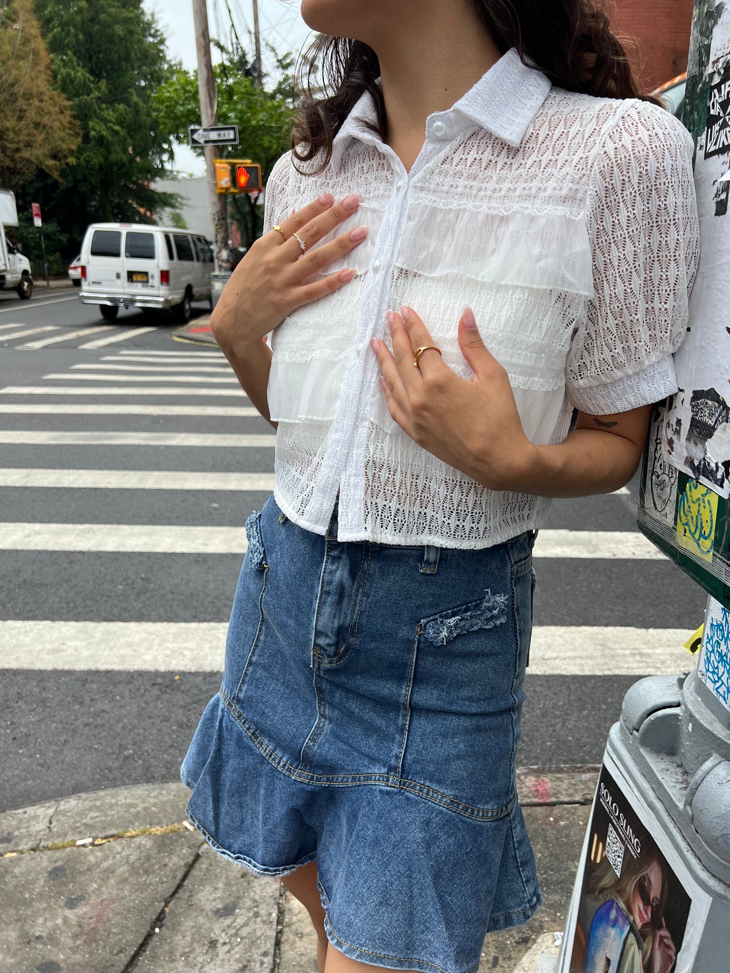 crop button up lace detail blosue