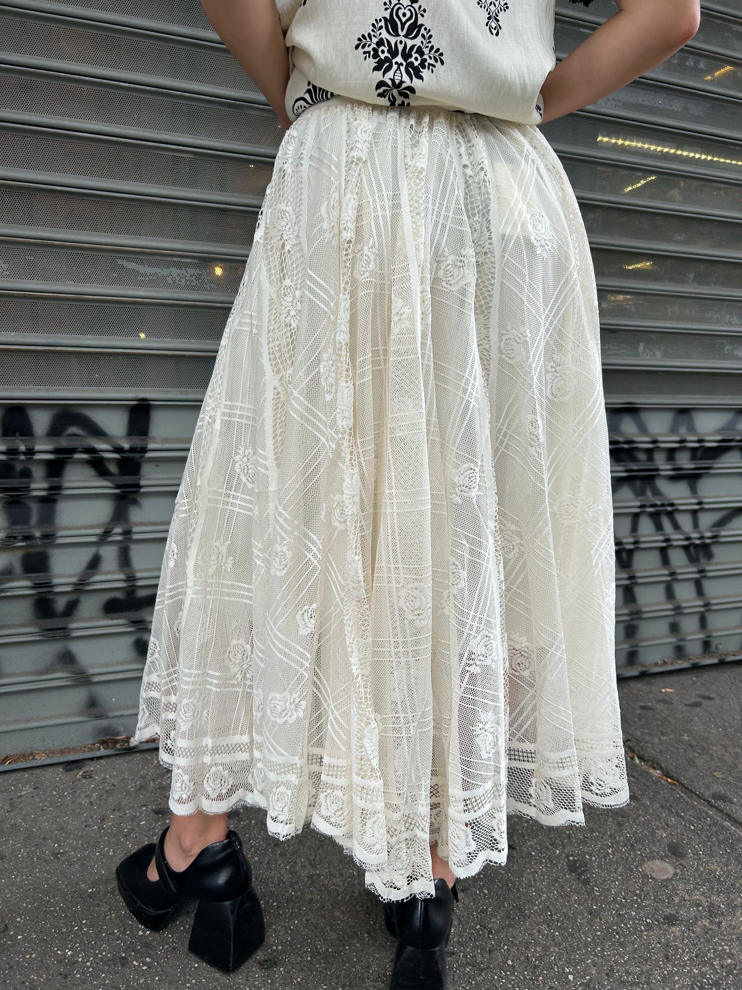 floral embroidered detail midi skirt