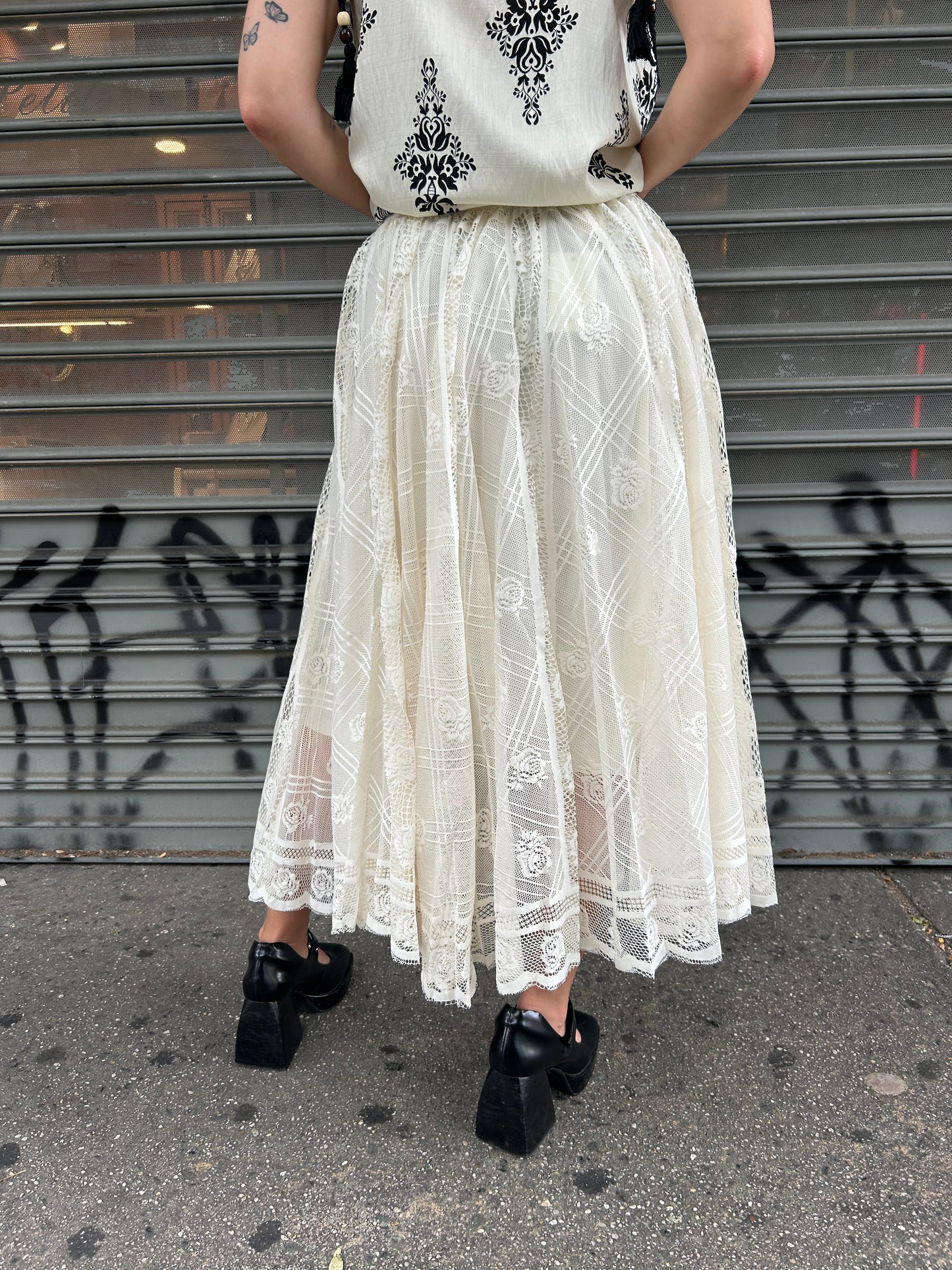 floral embroidered detail midi skirt