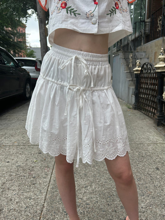 eyelet trimmed ribbon short skirt