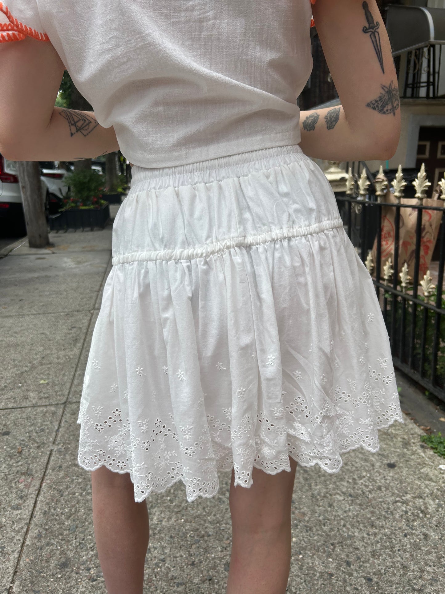 eyelet trimmed ribbon short skirt