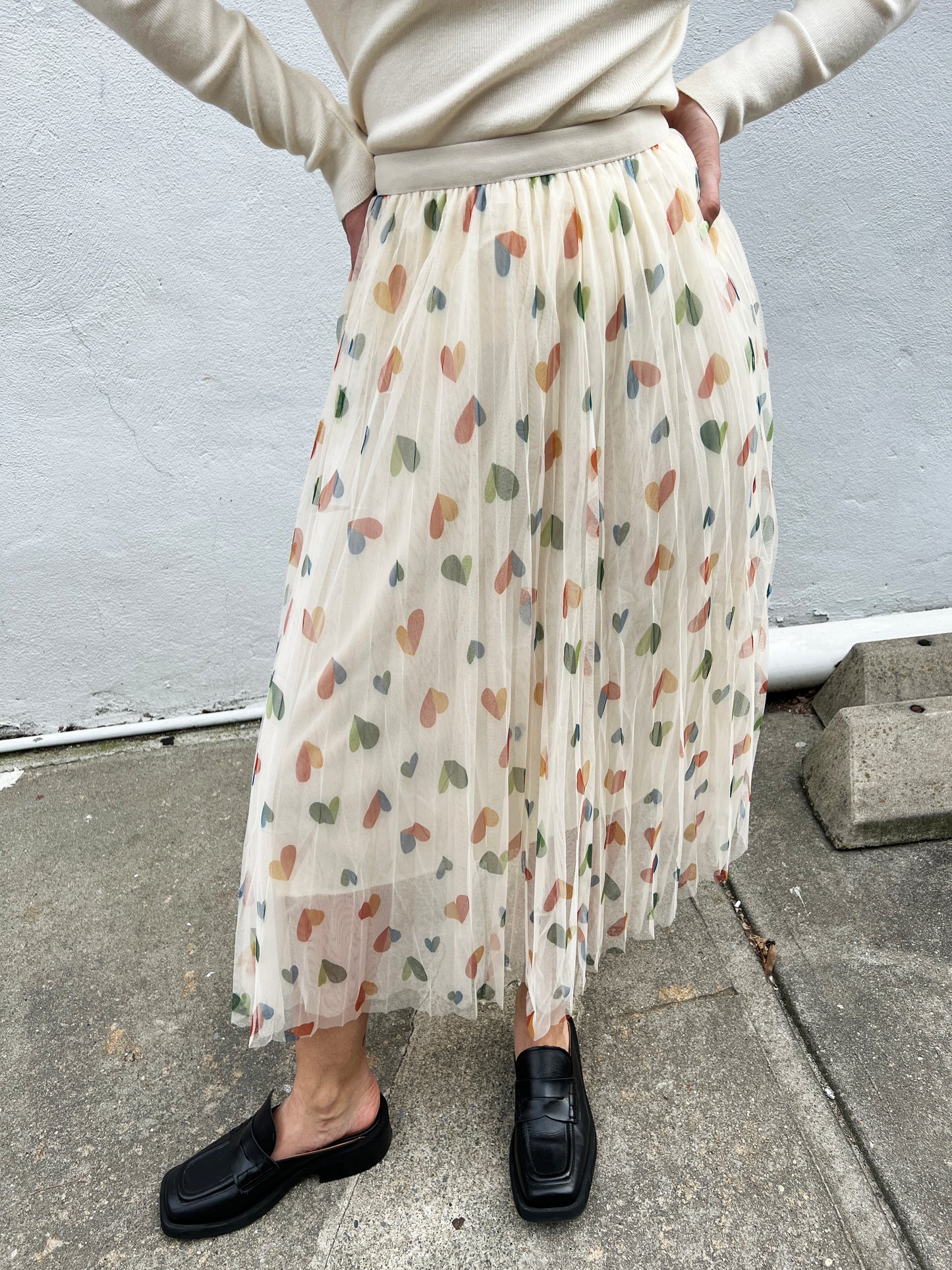 heart print pleated midi skirt