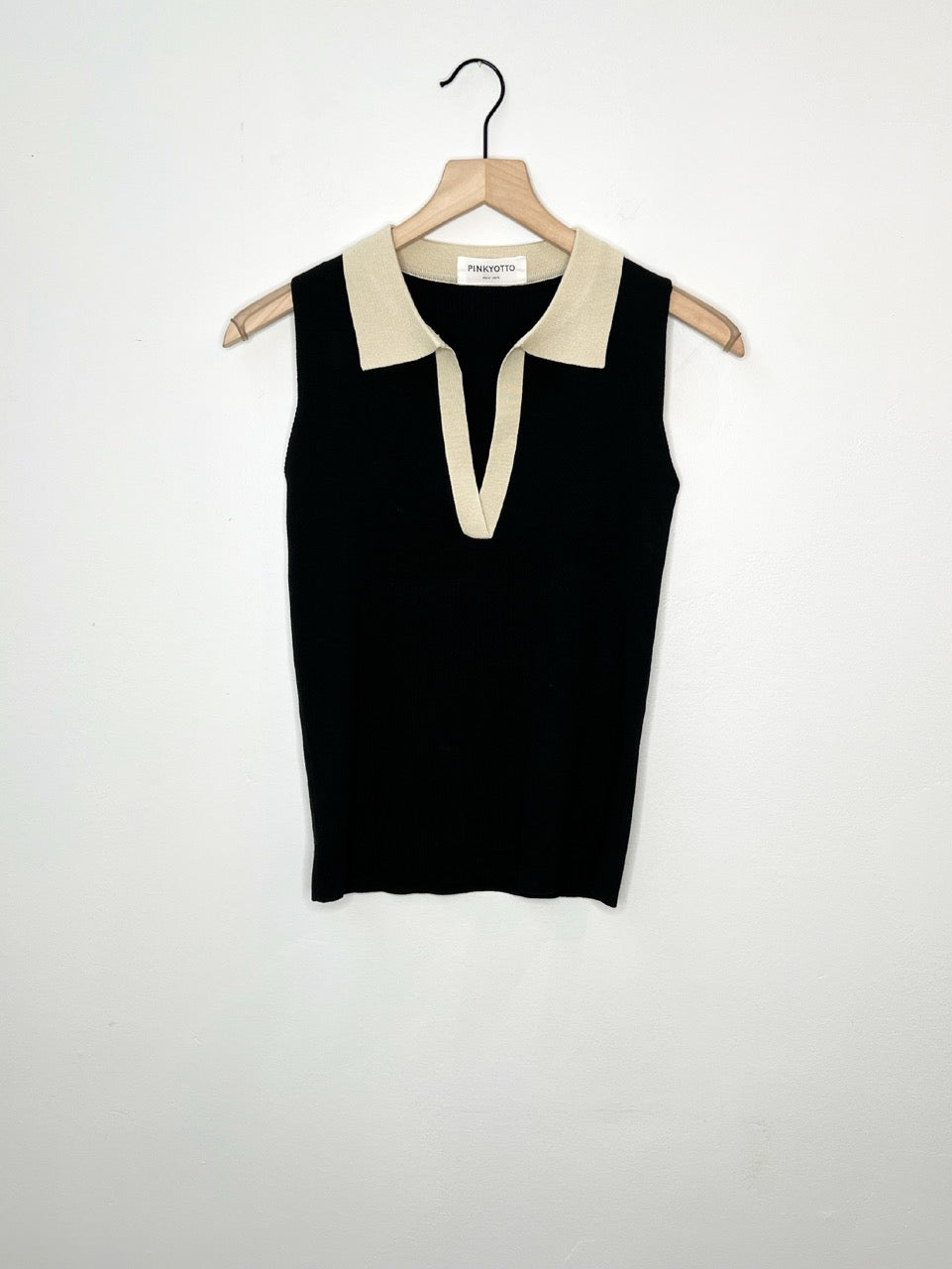 contrast trim sleevless top