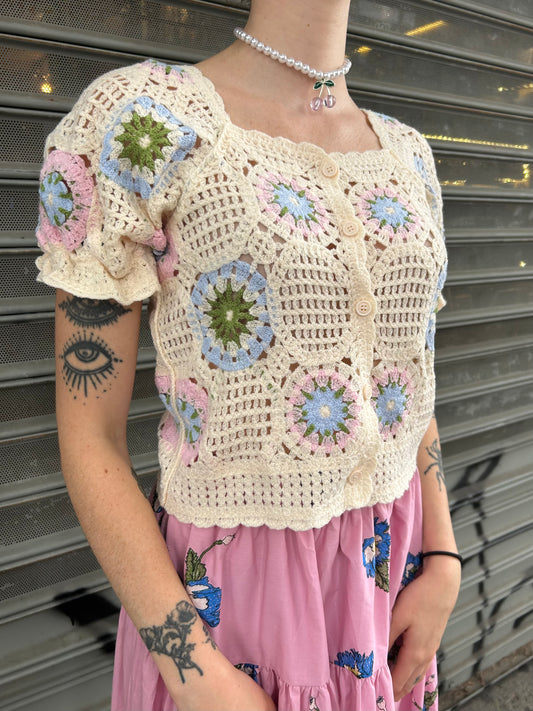 puff slv floral crochet top
