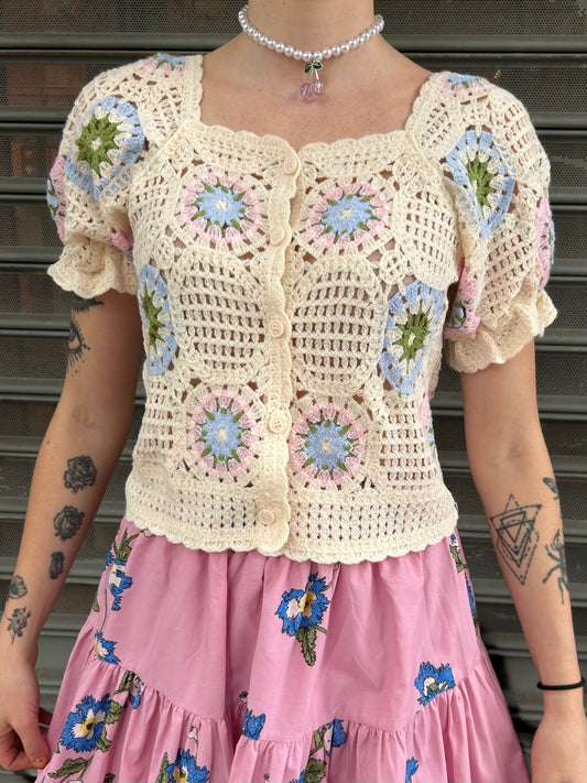 puff slv floral crochet top