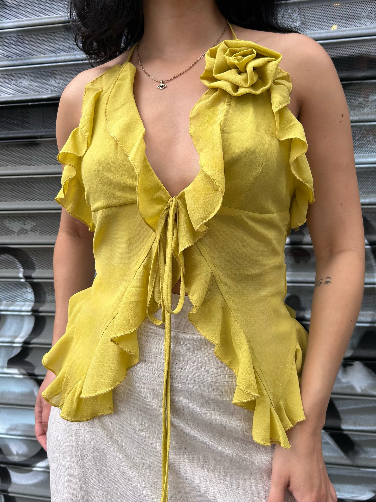 ruffle halter slvless top