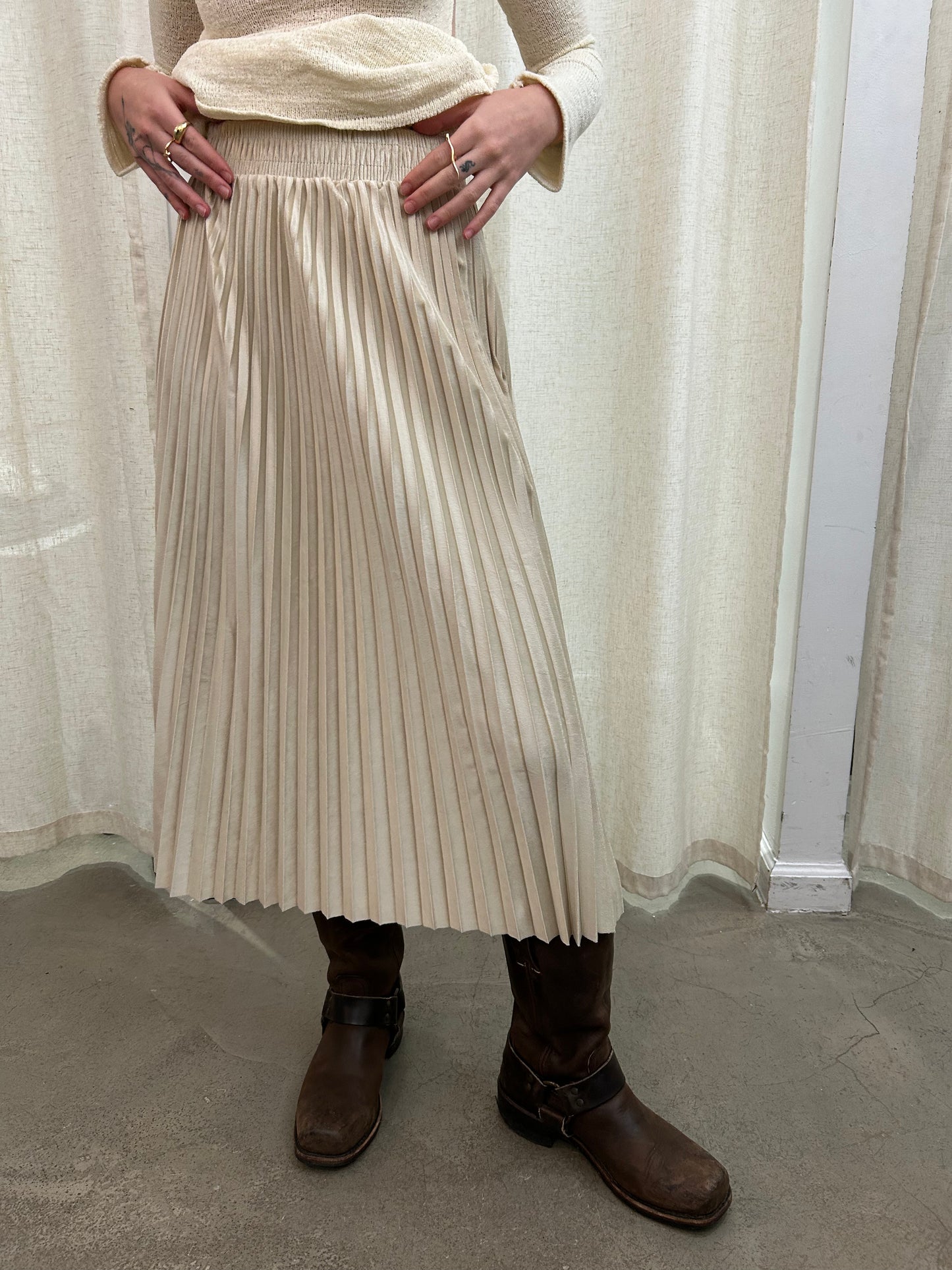 velvet pleated long skirt