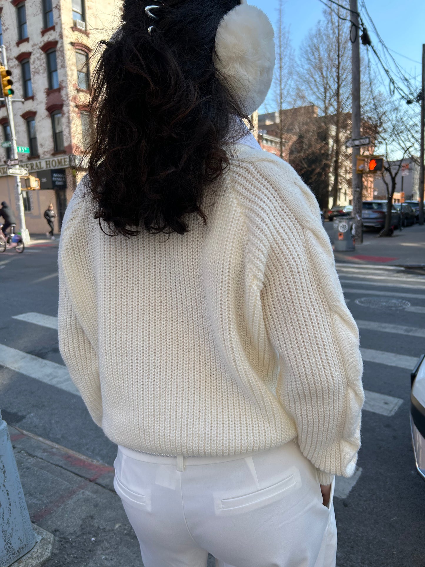 cable knit sweater w collar