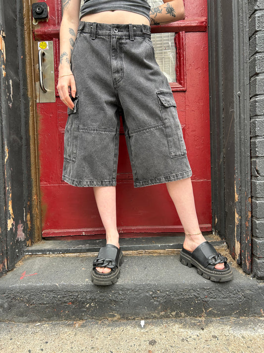 cargo pkt knee length denim short