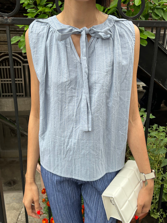textured slvless blouse