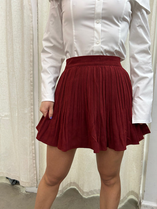 short pleated skirt