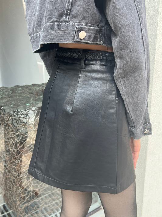 short faux leather 1 button skirt