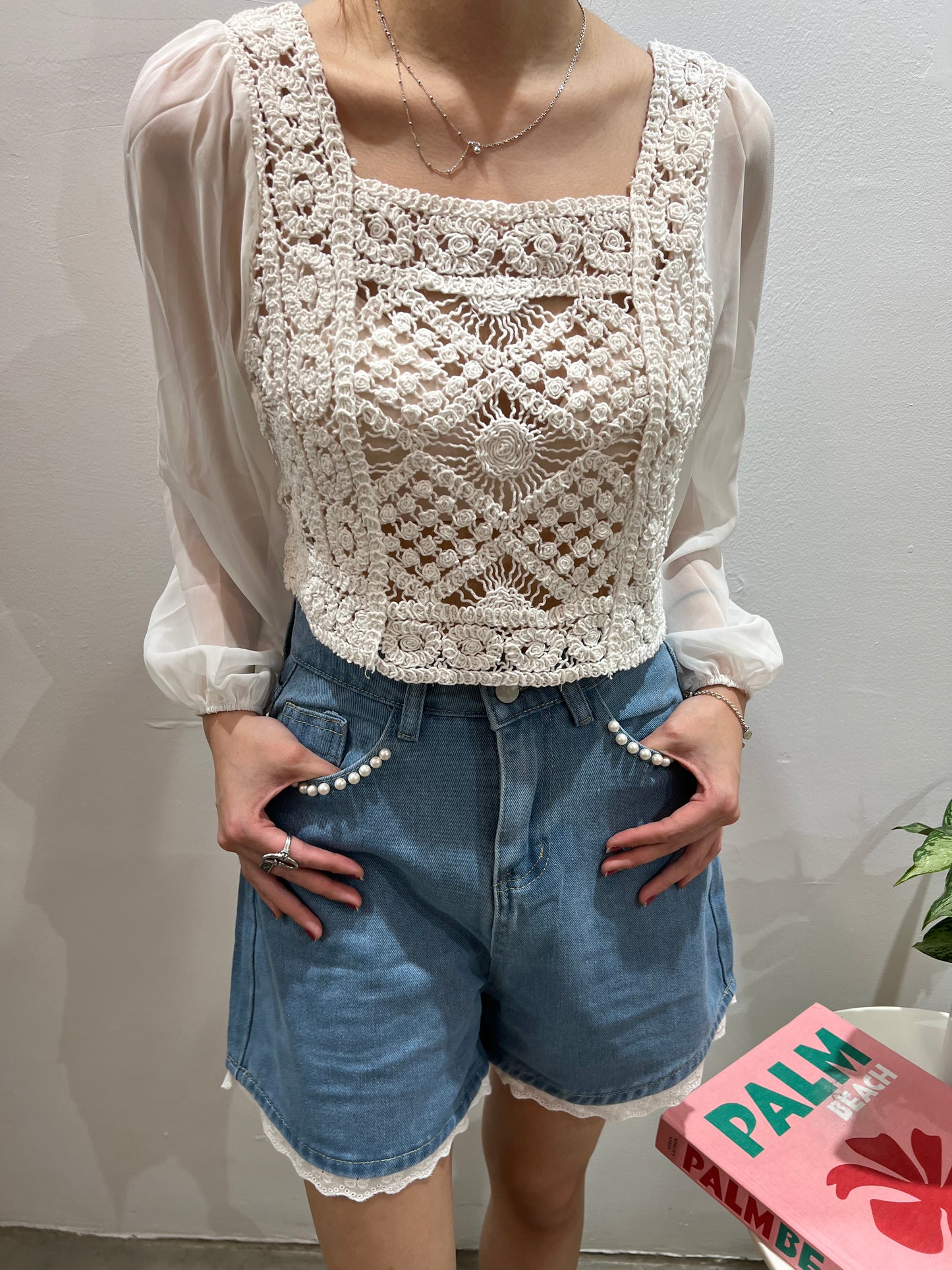 crochet front long slv blouse