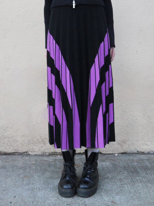 bold side stripe pleated skirt