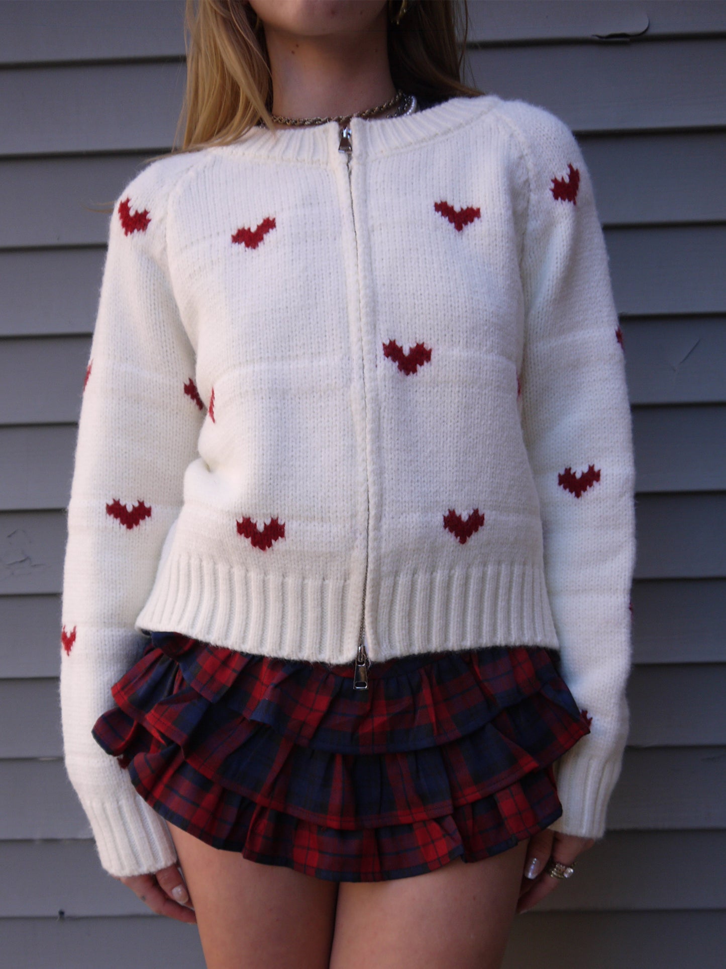 heart detail zip up sweater