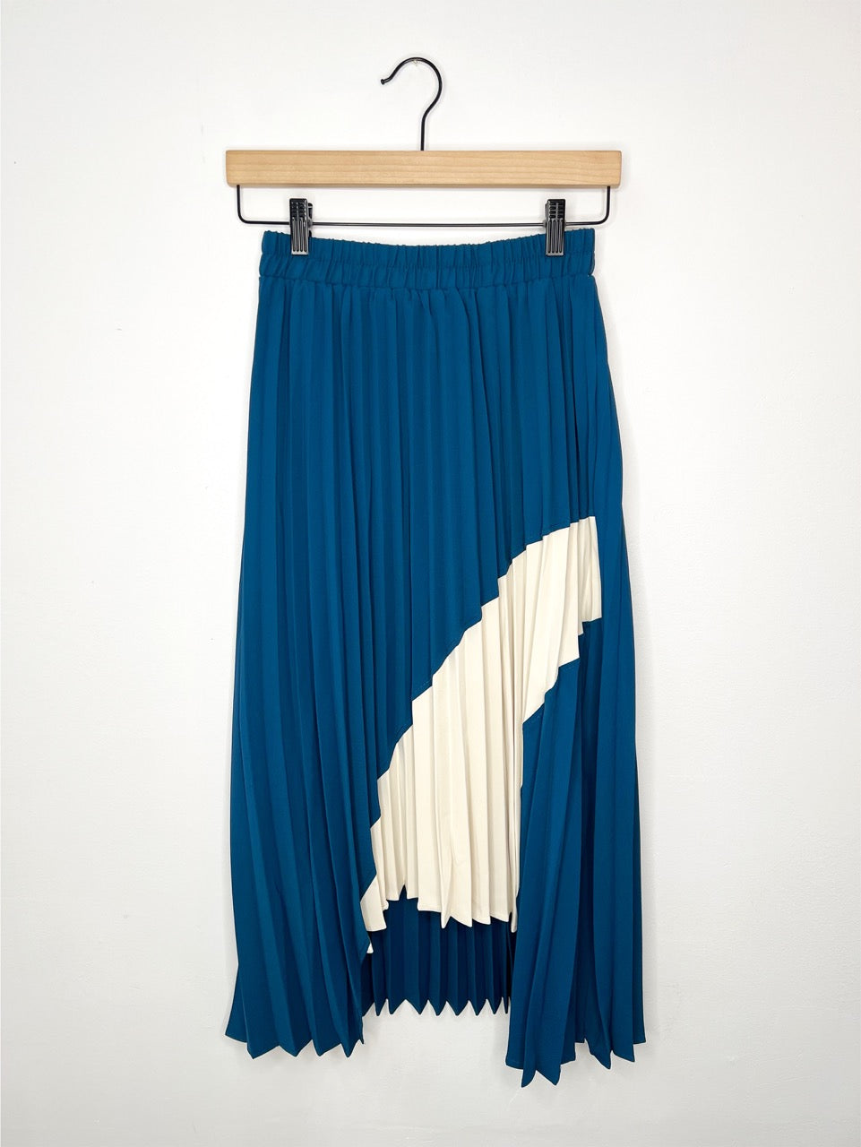 2 Tone Pleated Asymmetrical Skirt